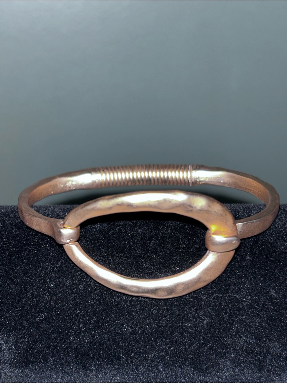 Hammered Open Circle Tension Bracelet Gold Tone EUC